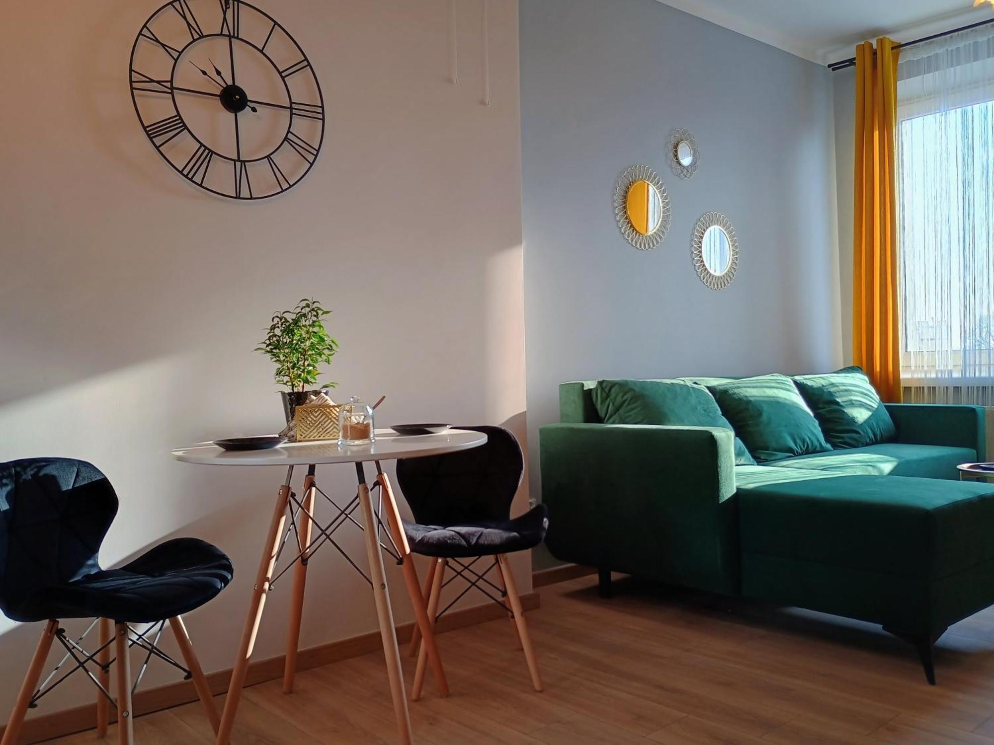 Apartament Em Кросно Екстериор снимка